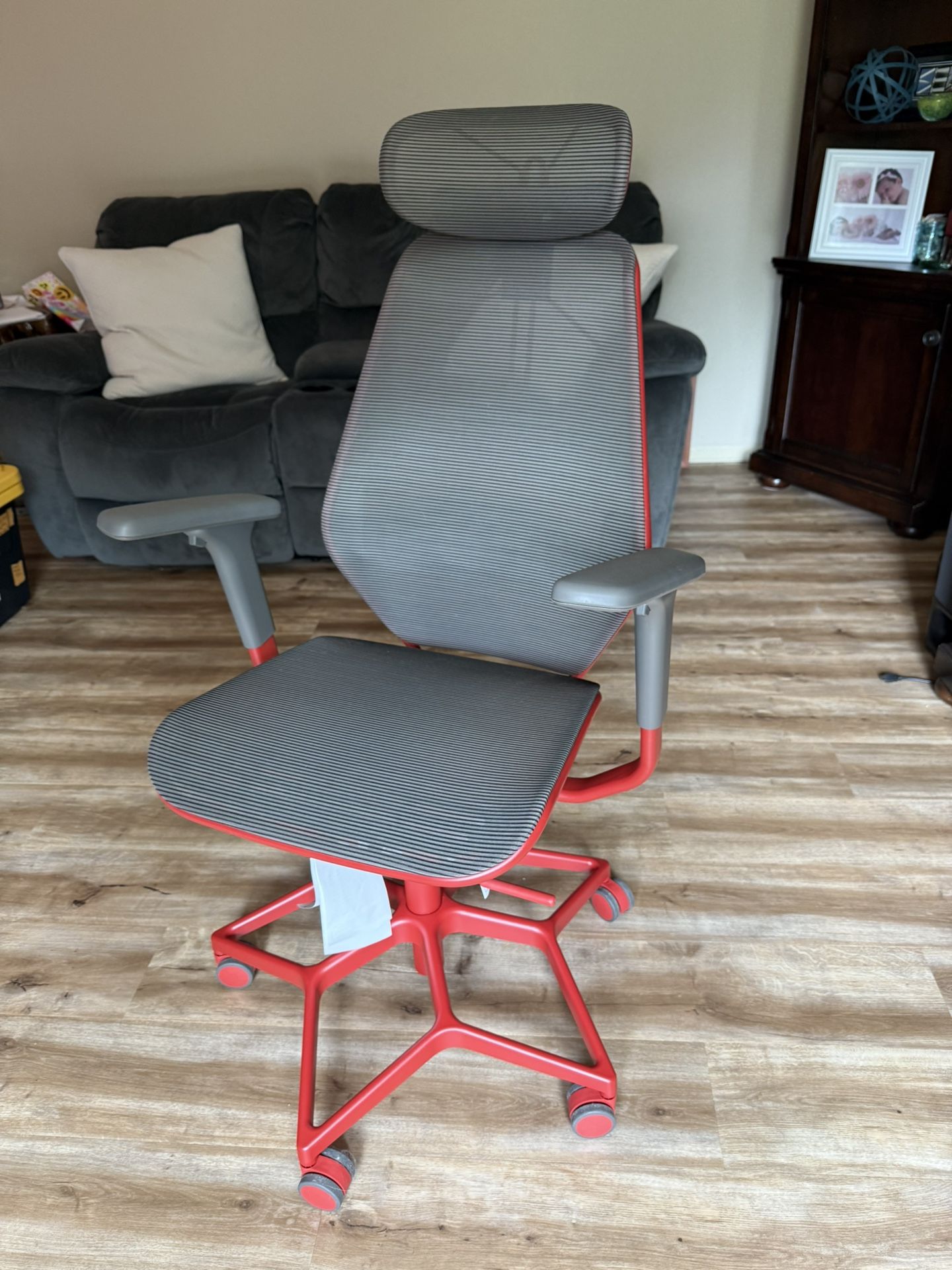 IKEA Desk-Gaming Chair-NEW