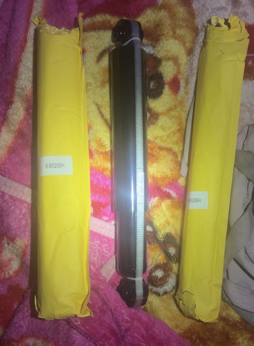 04-13 Mazda 3 Rear Shocks