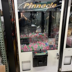 42” Pinnacle Claw Machine - Working!