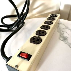 Extension Cord Stick Cable $3 (Beaverton Pickup) 