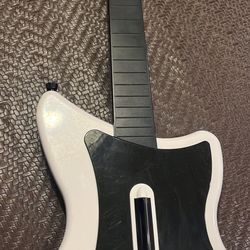 Activision Red Octane Guitar Hero Wireless Playstation 2, PS2 White No dongle