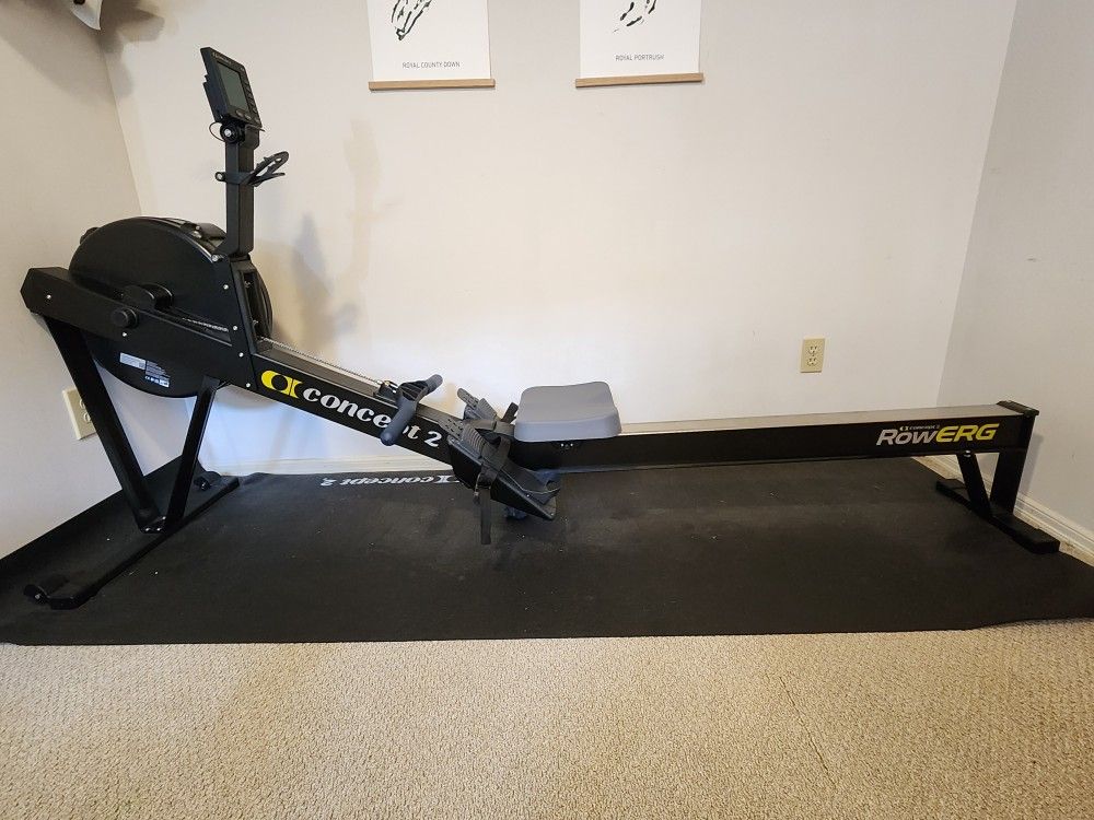 Concept2 RowERG Rowing Machine Like New Condition