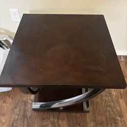 2 End Tables 