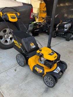 DEWALT 21 in. 196cc E-GOV Engine 3-in-1 Gas RWD Self-Propelled Lawn Mower with High Rear Wheels