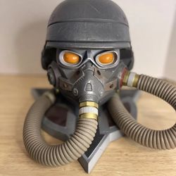 Killzone 3 Helghast Edition PS3 Helmet Replica, And Artbook Playstation 3