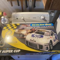 Vintage Scalextric GT Super Cup slot Car Set