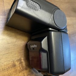 LumoPro Flash