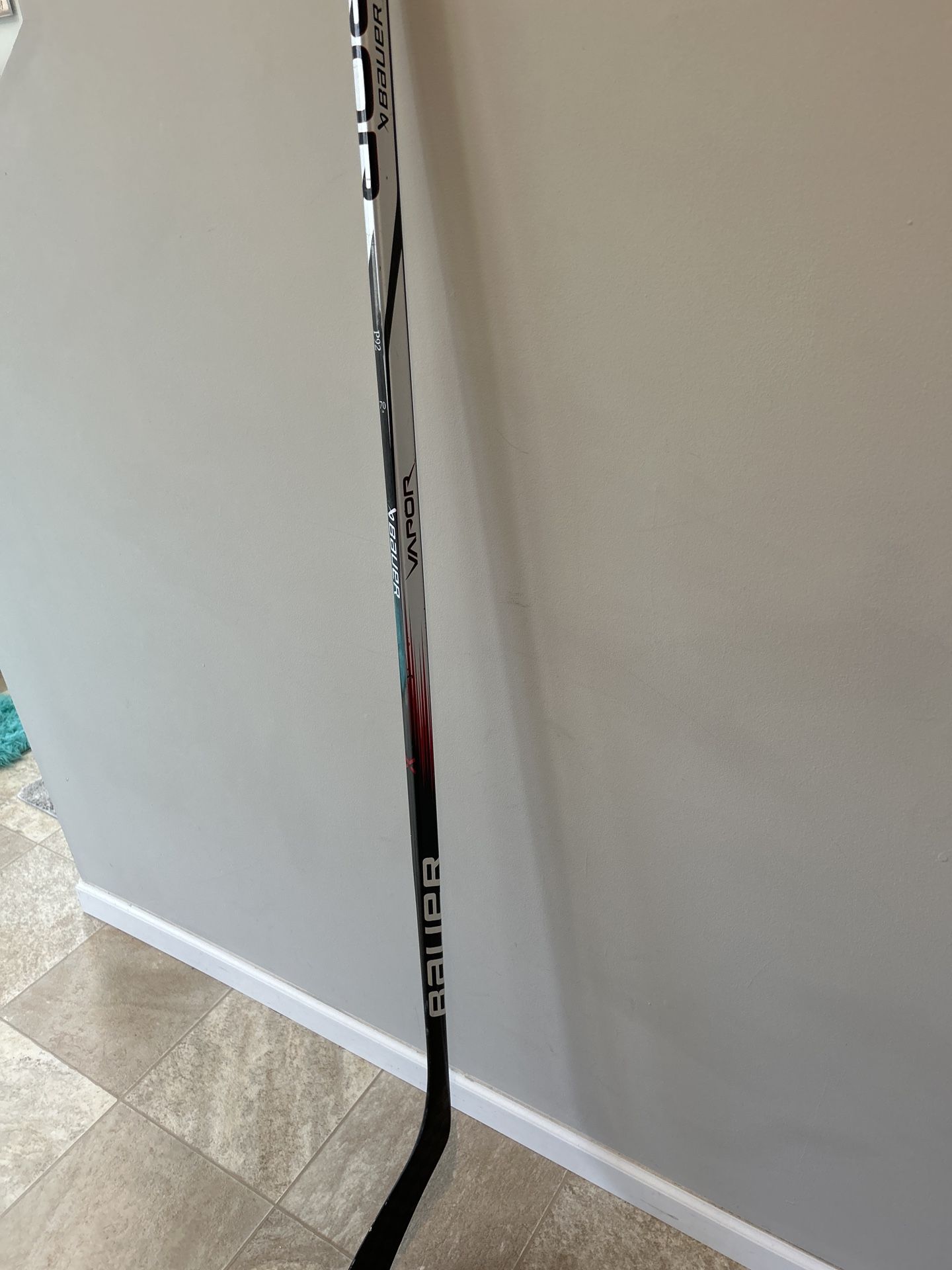 Right Handed Bauer Vapor Hyperlite League Stick