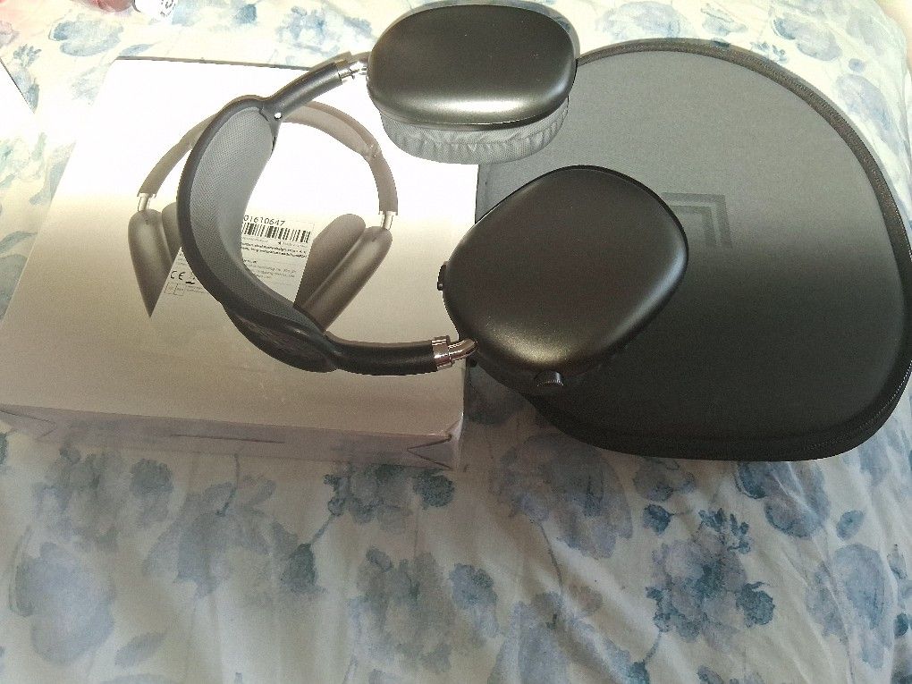 Bluetooth Headphones 🎧 5.3 Chipset Amazing High Quality Sound & Performance Brand New