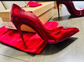 Christian Louboutin Red Patent Pumps – Size 38.5 – Worn Once