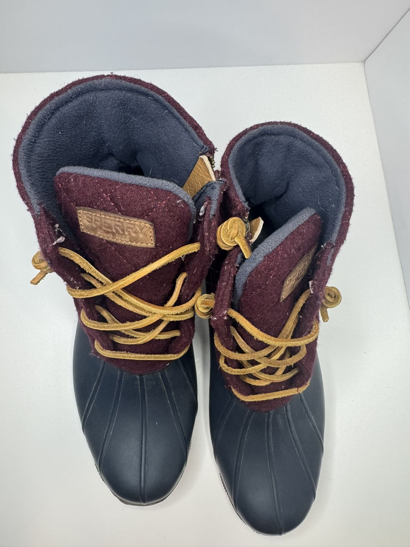 Sperry Burgundy And Blue Duck Boots Size 11M