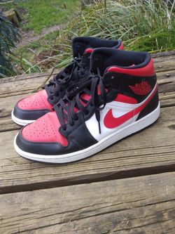 Air Jordan 1 Mid Bred Toe