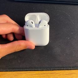 Apple AirPods V2