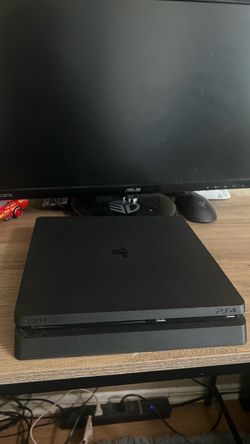PS4 Slim Console