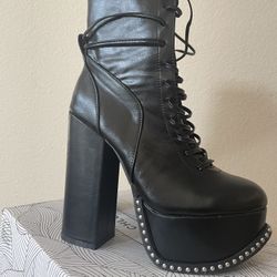 Womens Black High Heel Boots - 6 Inch Heel And 4 Inch Platform Size 7.5