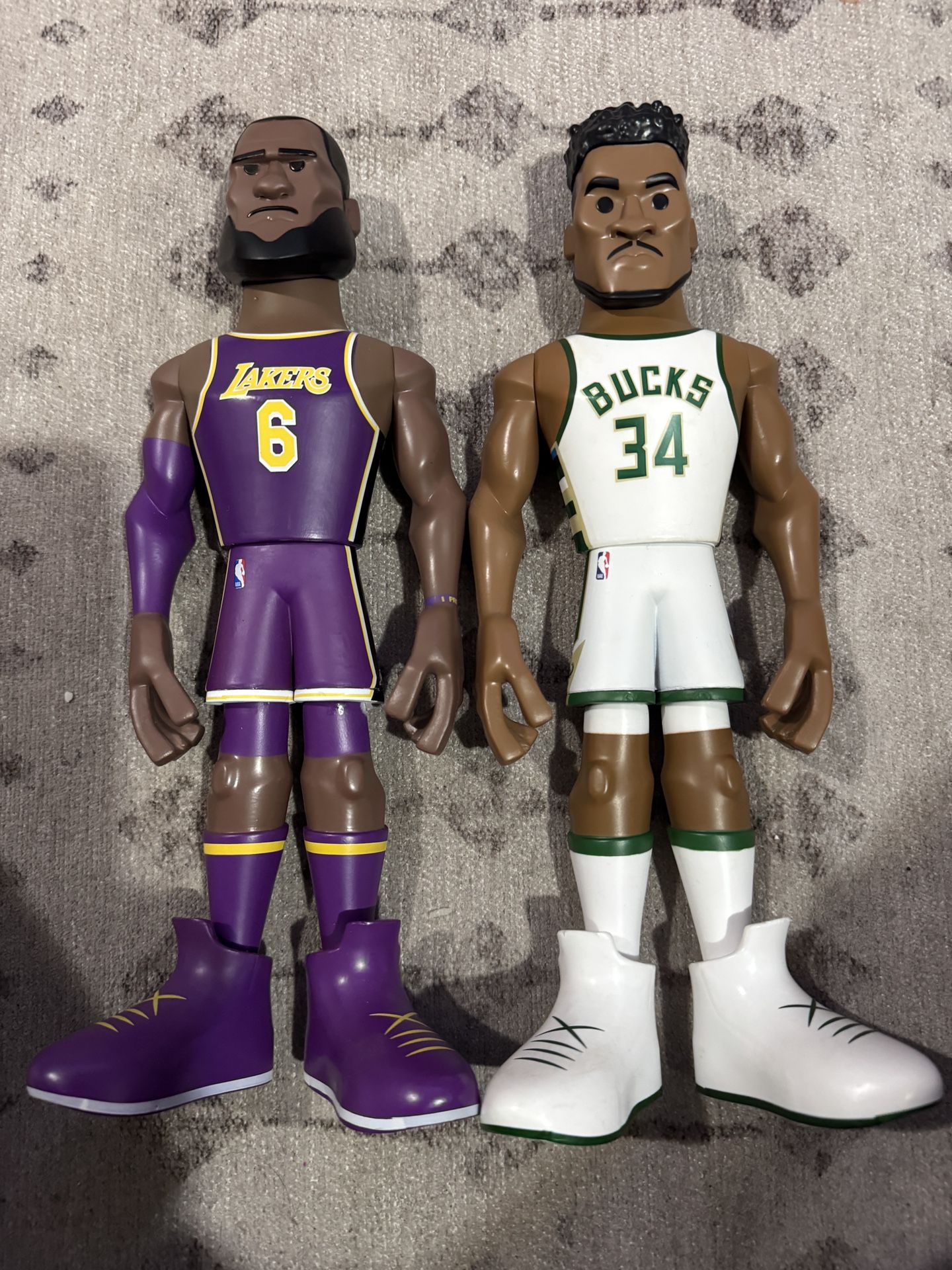 Funko Gold LeBron James 12 Inch Premium Vinyl Figure Chase Purple Jersey NBA