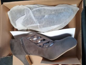 Women's Taupe Booties/Heels Size 10 - Brand New in Box