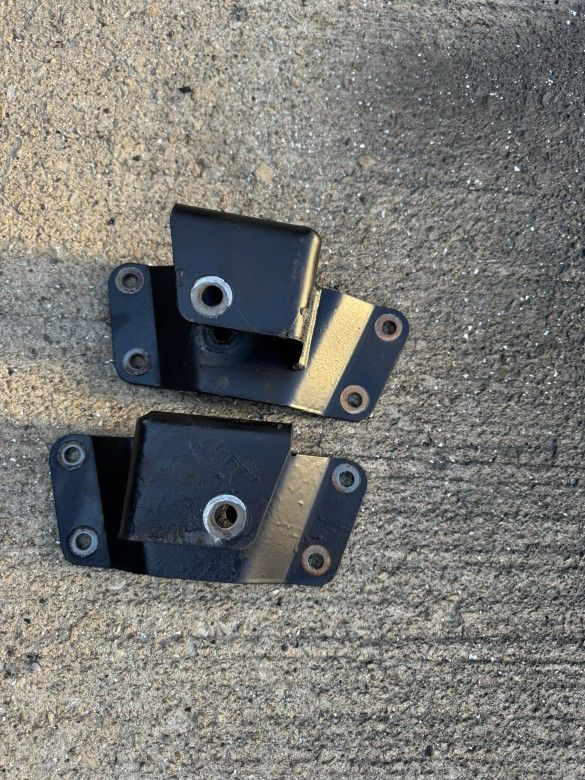 88-98 Chevy C1500 2" Drop Hangers