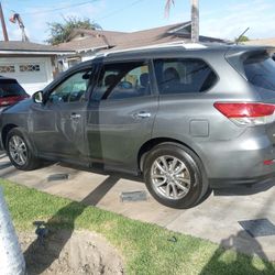 2016 Nissan Pathfinder