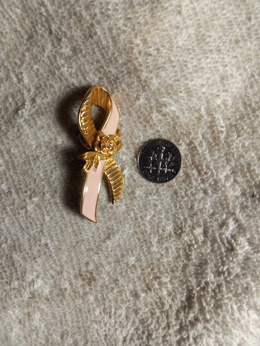 Avon Breast Cancer Awareness Pendent Pink Ceramic On Gold Plate. 