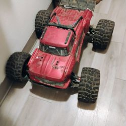 Arrma1/5 Scale Outcast 4x4 Stunttruck