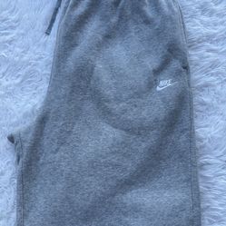 Nike Men Heather Gray  Standard Fit Taper Leg Joggers