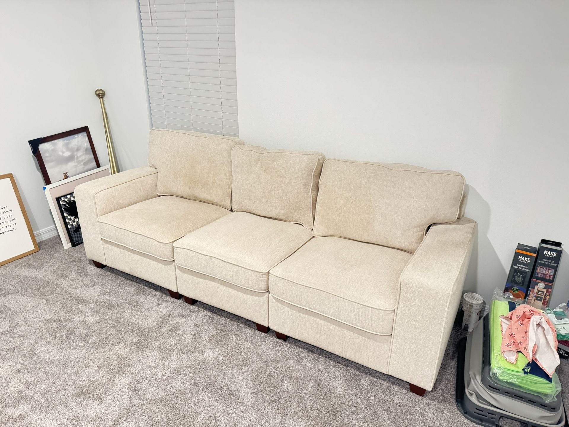 Lift/Living Room Couch 3 Seater