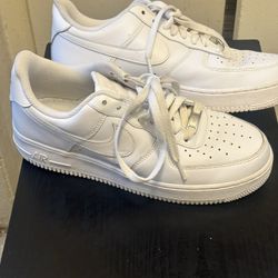 Nik Air Force Size 6