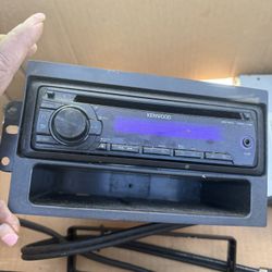Kenwood Radio  w/ Remote 