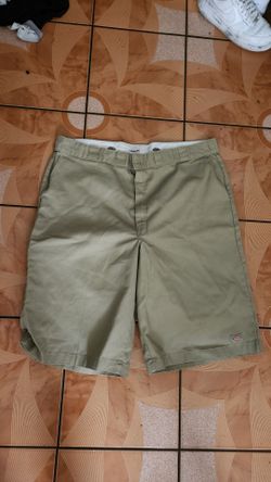 Dickys loose fit khaki shorts