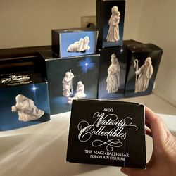 Avon 9 Piece Nativity Set 50 Years Old Brand New/ Nacimiento Antiguo De Avon. 