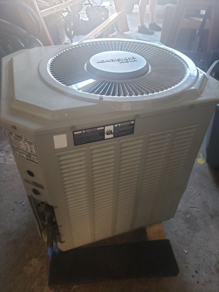 Trane XE 1000 2 ton air conditioner for Sale in Largo, FL OfferUp