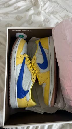 Travis 9.5 canary like new