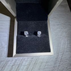 Diamond Moissanite Stud Earrings 4mm
