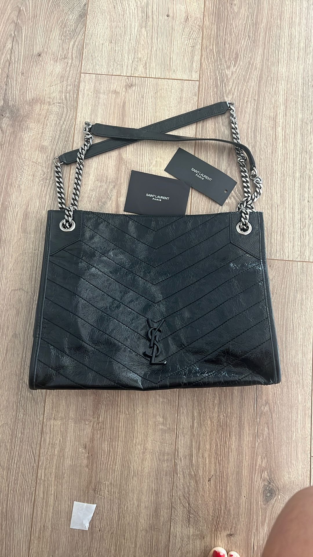 Black Chevron-Quilt Shoulder Bag with Silver Chain – Gifted, Authenticity Unverified 