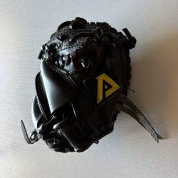 Mini 7” Professional Leather Akadema Display Catchers Mitt