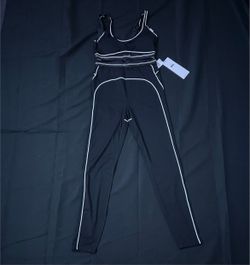 Alo Yoga Two-Piece Set Sports Bra and Leggings