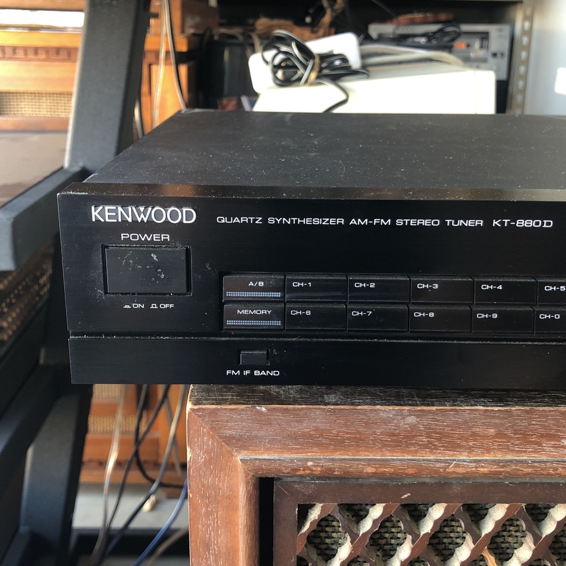 Kenwood Am Fm Stereo Tuner KT-880D Good Working Order Jbl Bose Marantz Mackies QSC 