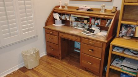 Classic Solid Wood Roll-Top Desk
