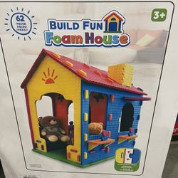 NEW IN BOX Great Size And Easy To Assemble 