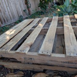FREE wood Pallets