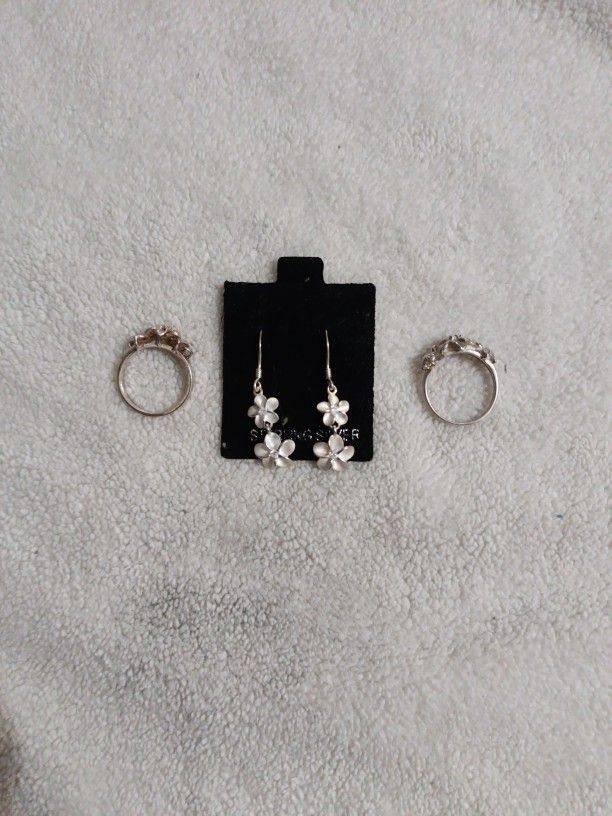 flower rings and earrings