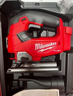 Milwaukee M18 FUEL 18V Lithium-Ion Brushless Cordless D-Handle Jig Saw ( Tool-Only)