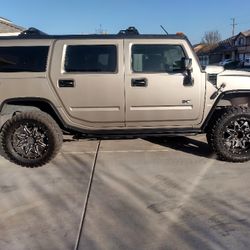 Hummer H2 
