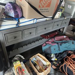 Rack wine with three small drawers