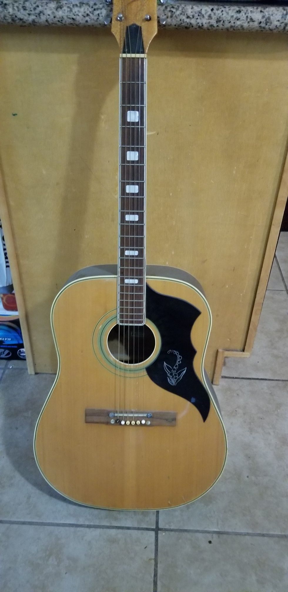 Audition guitar 6 strings acoustic