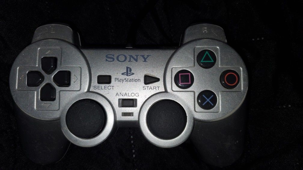 PS2 Silver Controller