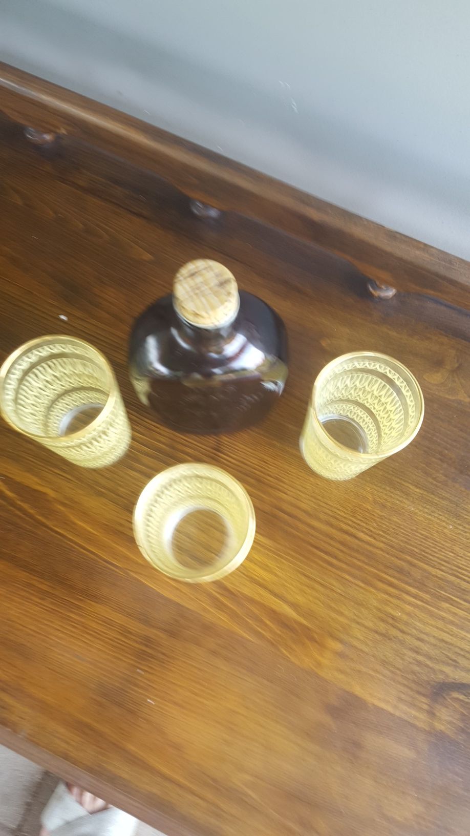 3 yellow glasses/ old log cabin syrup bottle