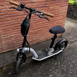 22 Mph Electric Scooter (like New)