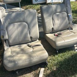 Cadillac 3rd Row 2002